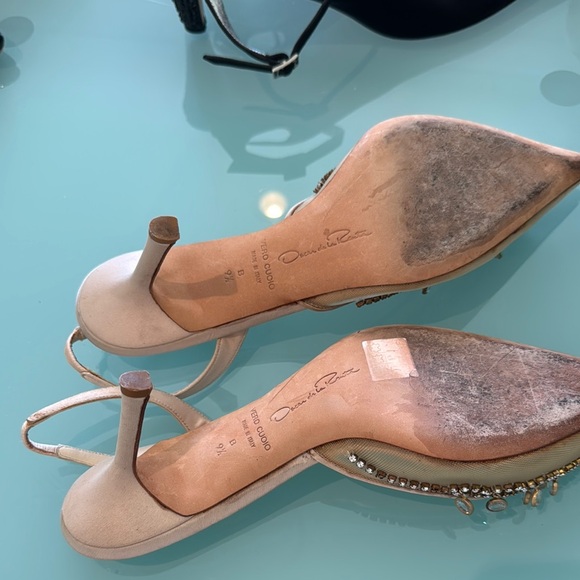 Oscar de la Renta 3 1/4” heels with rhinestone embellished mesh - Picture 3 of 4